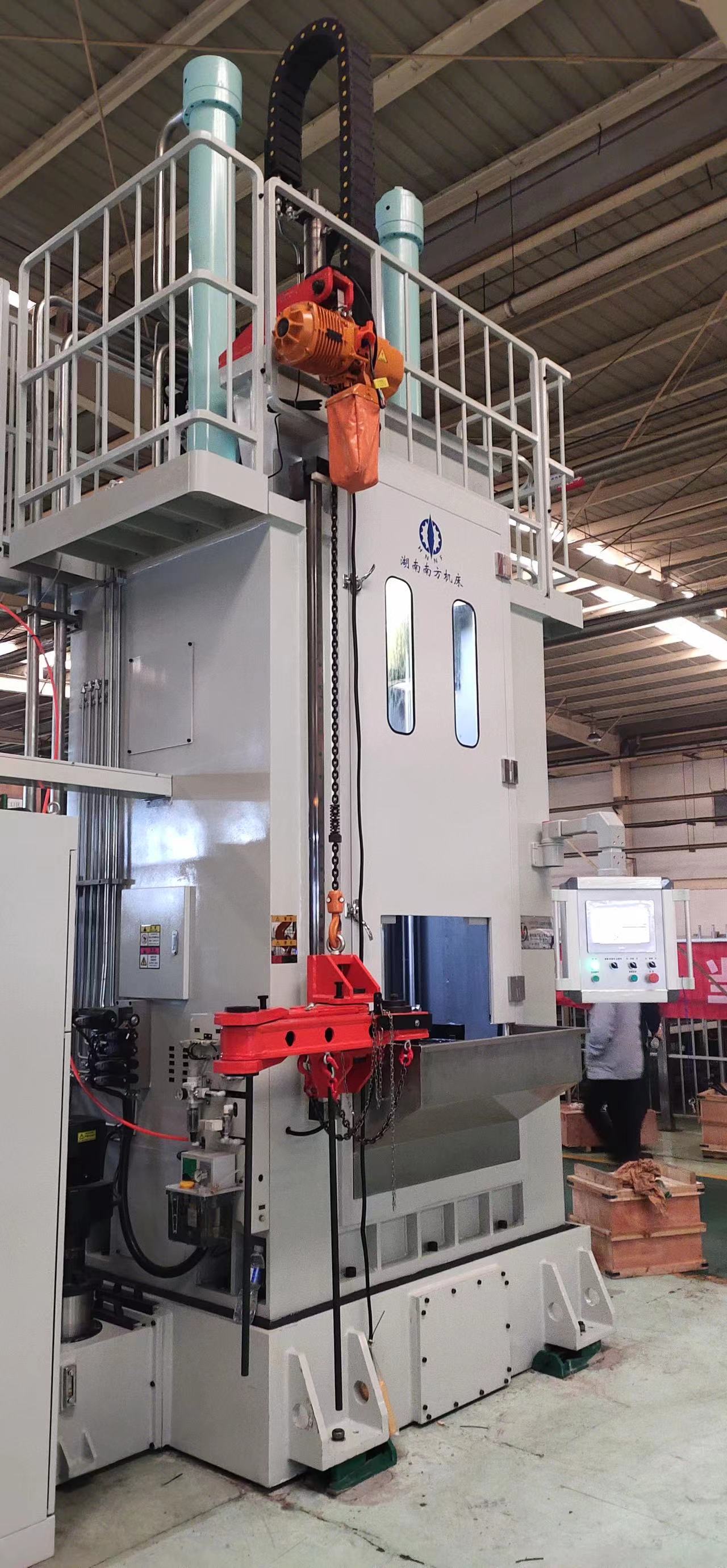 LG55710雙導柱(zhù)上拉式立(lì)式内拉床(chuang)1